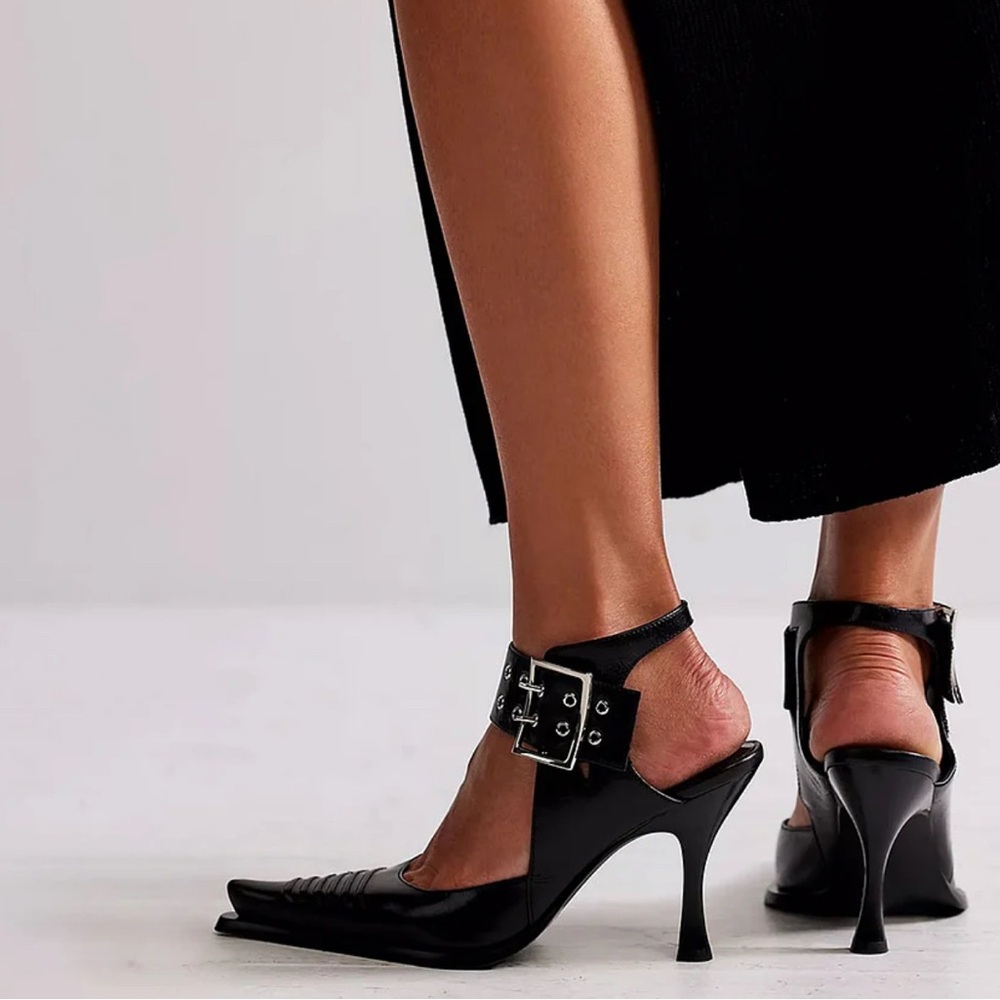 Presley Pointed Heels - Picture 2 of 9